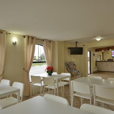 Country Hearth Inn- คิสซิมมี ภายนอก รูปภาพ