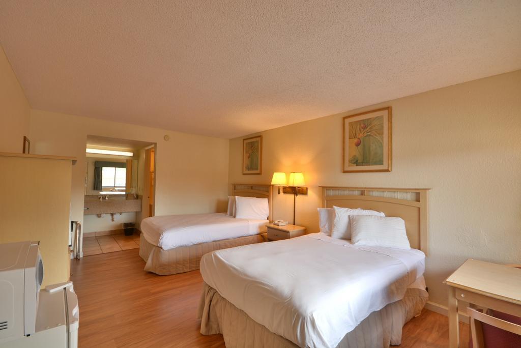 Country Hearth Inn- คิสซิมมี ภายนอก รูปภาพ