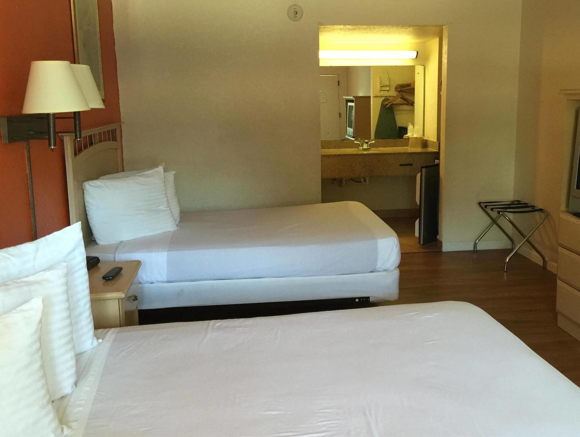 Country Hearth Inn- คิสซิมมี ภายนอก รูปภาพ