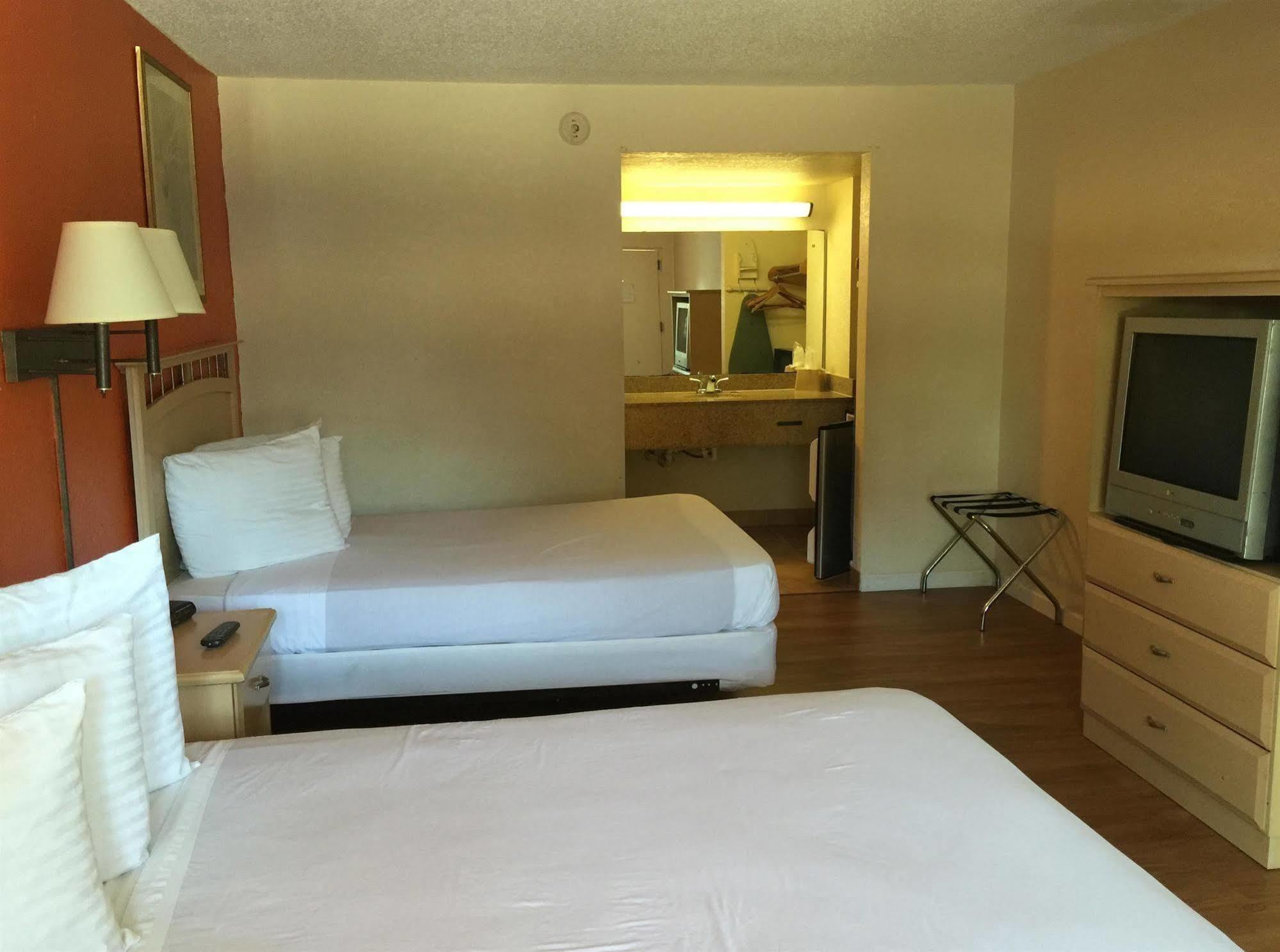 Country Hearth Inn- คิสซิมมี ภายนอก รูปภาพ